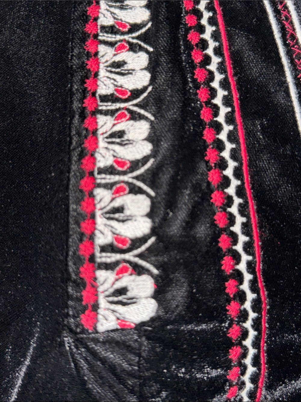 Black Velvet Boho Dress with Red & White Embroidery pockets size EU34 : US 2/4 - Picture 9 of 15